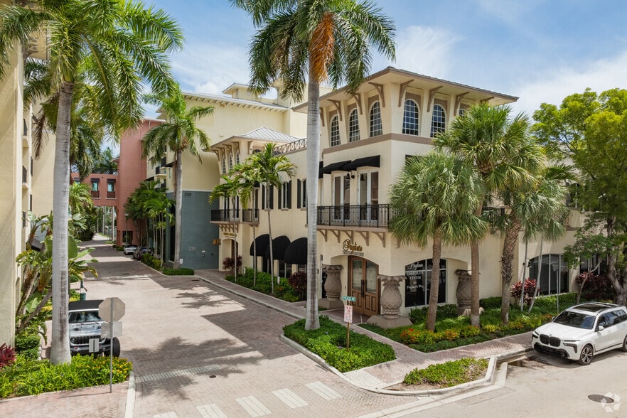 101 Pugliese Way, Delray Beach, FL for sale - Primary Photo - Image 1 of 1