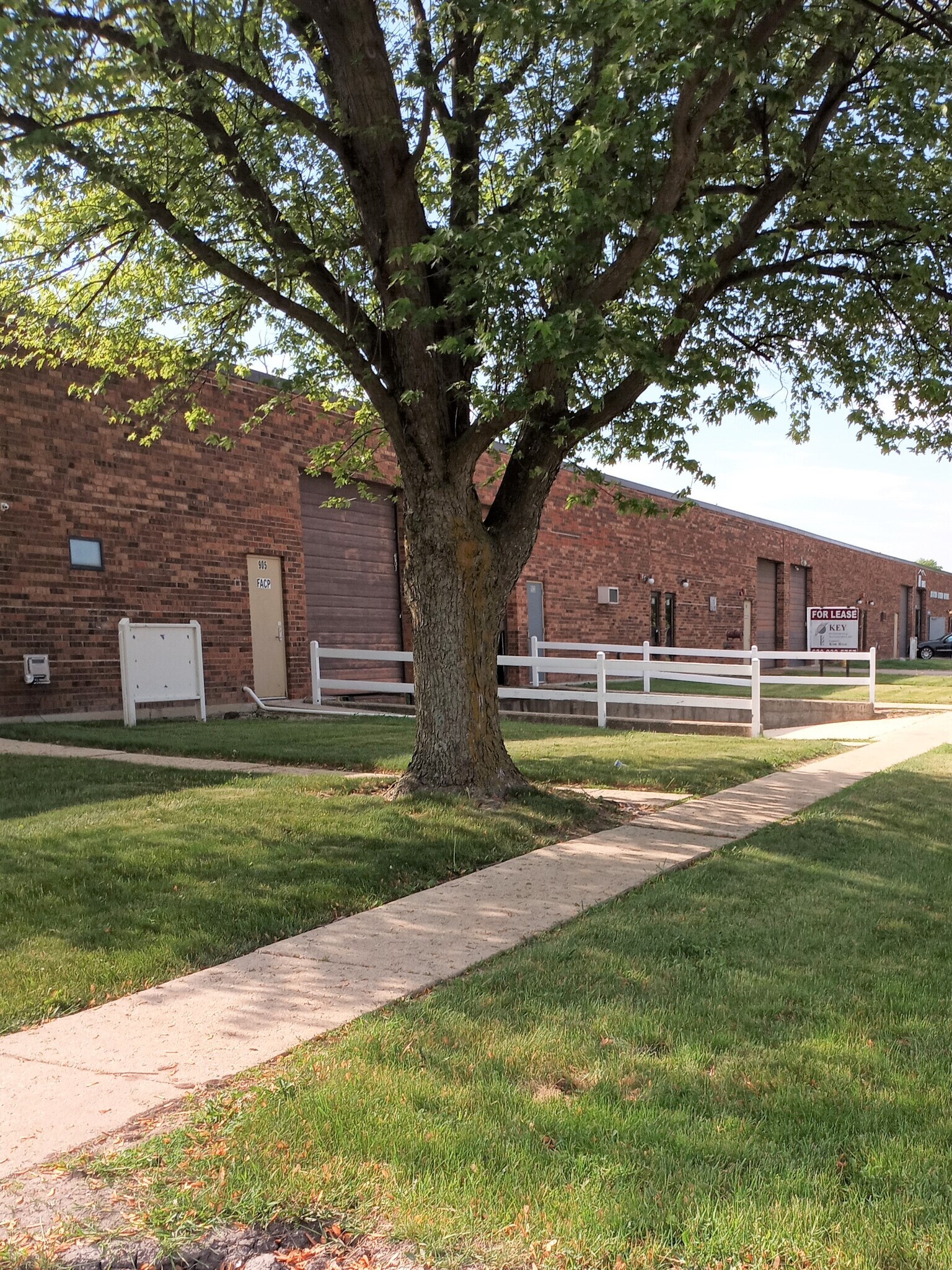 808 Discovery Drive West Chicago Illinois 60185 - tdawdrh