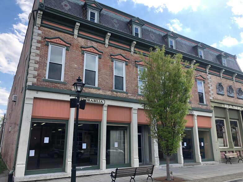 14 E Main St, Tipp City, OH 45371