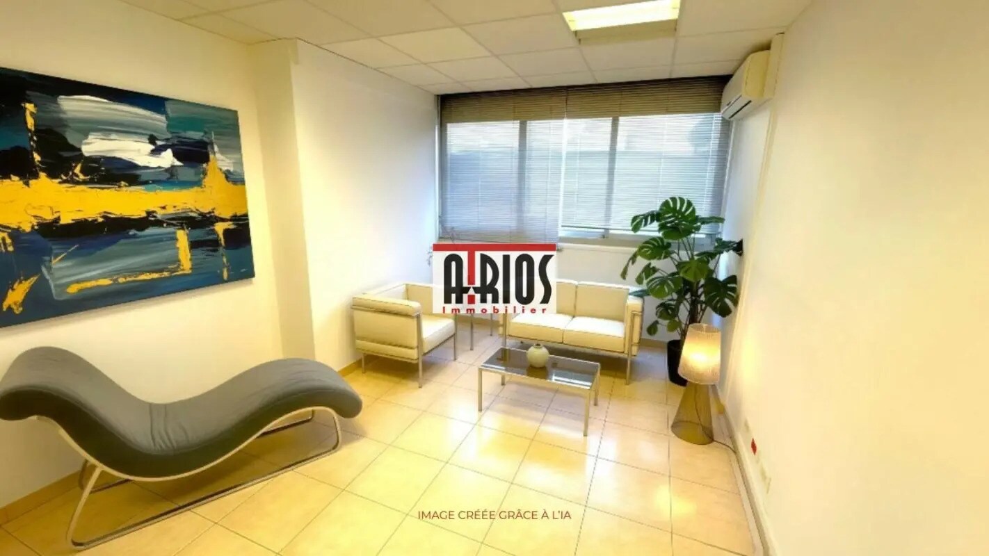 Office in Toulon for lease Interior Photo- Image 1 of 17