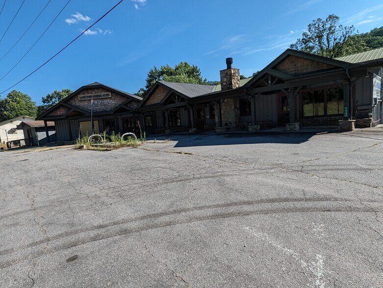 42 Secret Dr, Cullowhee, NC for sale - Building Photo - Image 1 of 1