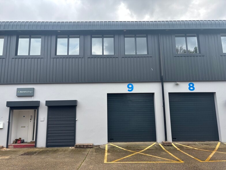 131 Aurelia Rd, Croydon for lease - Building Photo - Image 2 of 8