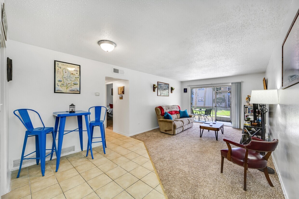 1000 N Lockwood Ridge Rd, Sarasota, FL 34237