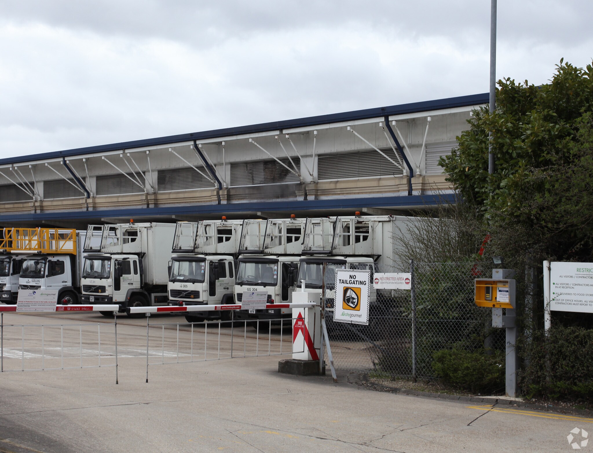 Gatwick Airport, Gatwick for sale Building Photo- Image 1 of 1