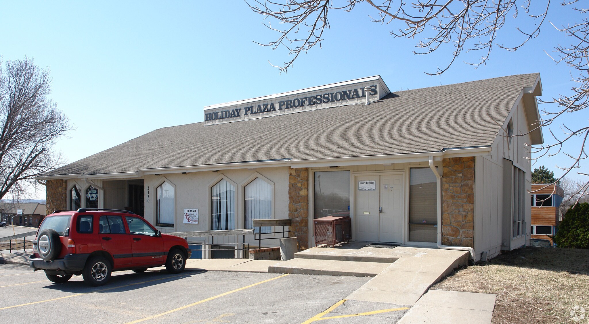 2116 W 25th St, Lawrence, KS for sale Primary Photo- Image 1 of 1