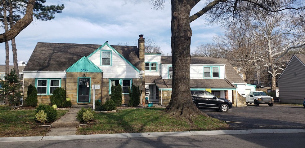 5937-5943 Woodson Rd, Mission, KS for sale - Building Photo - Image 1 of 1