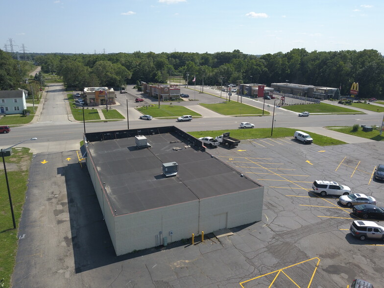 2826 Lincolnway E, Mishawaka, IN for lease - Building Photo - Image 3 of 7