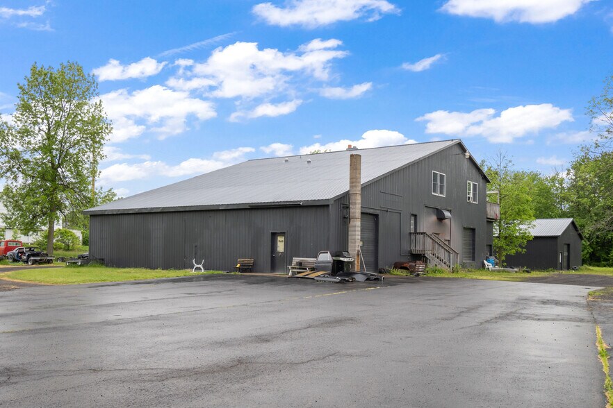 7892 Ridge Rd, Sodus, NY 14551