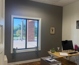 5540 N Farmer Branch Rd, Ozark, MO for lease Interior Photo- Image 2 of 8