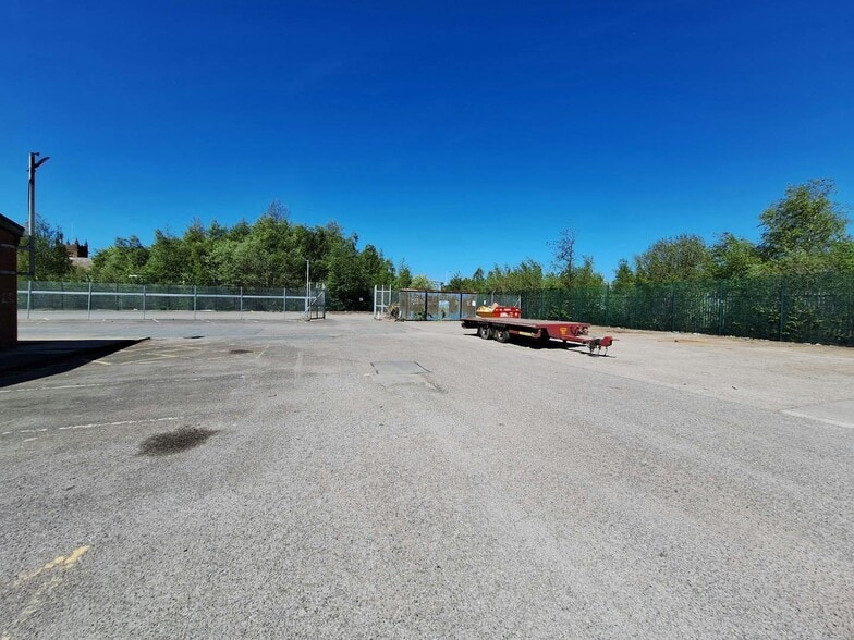 44 Banks Rd, Liverpool for lease - Building Photo - Image 3 of 5