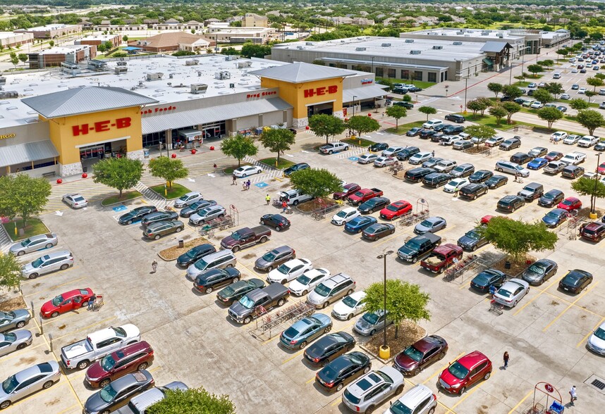 19660-20030 Southwest Fwy, Sugar Land, TX for lease - Building Photo - Image 3 of 11