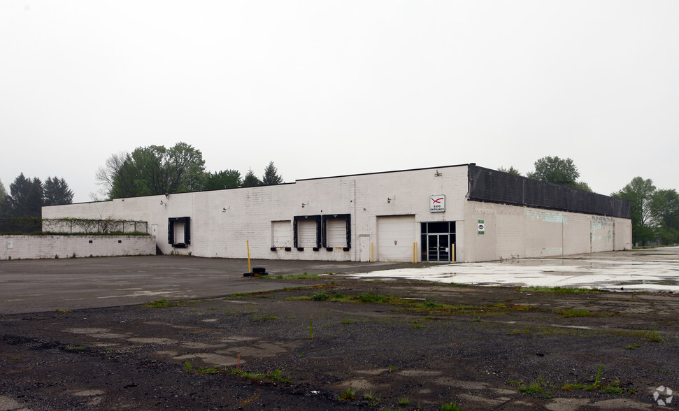 7281 Warren Sharon Rd, Brookfield, OH for lease - Primary Photo - Image 1 of 2