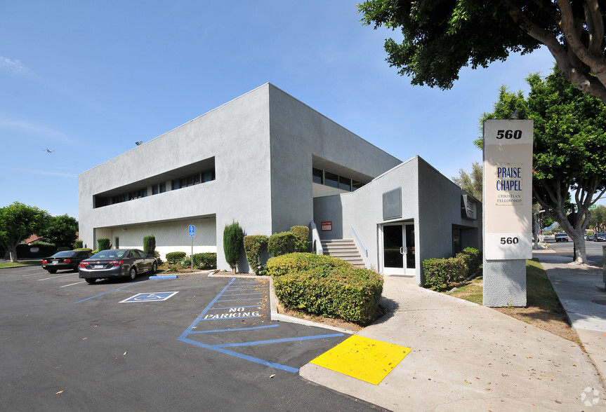 560 W 1st St, Tustin, CA for lease - Building Photo - Image 1 of 6