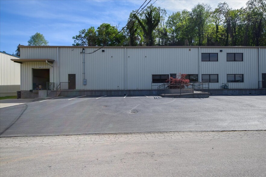 2224 Buford Ave, Roanoke, VA for lease - Building Photo - Image 2 of 16