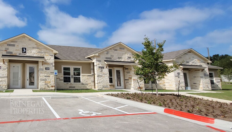 1000 Gattis School Rd, Round Rock, TX for lease - Building Photo - Image 2 of 9