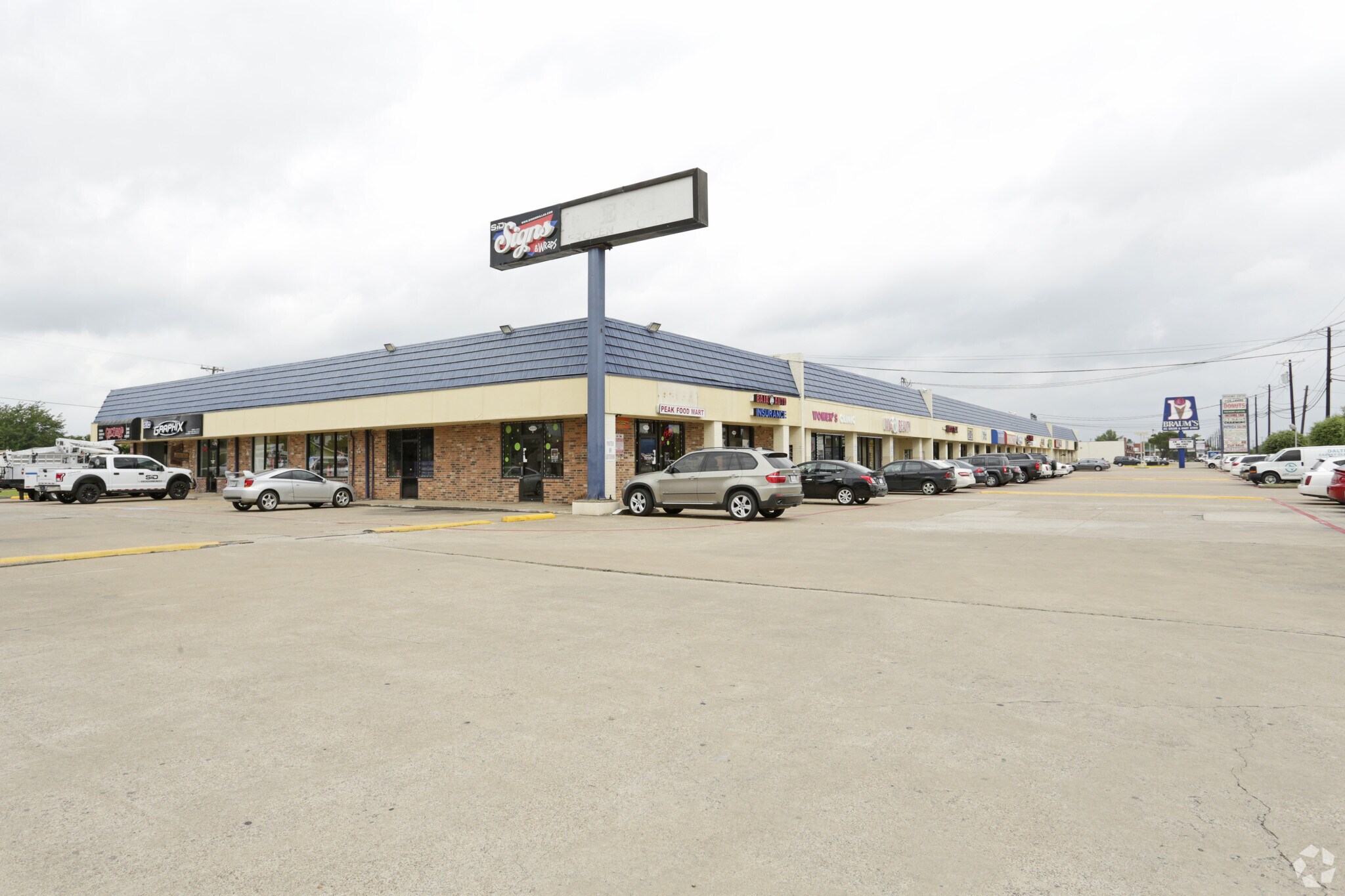 5501-5509 Broadway Blvd, Garland, TX for sale Primary Photo- Image 1 of 1