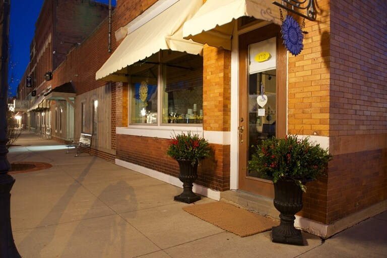 112 N Main St, Roanoke, IN for sale - Primary Photo - Image 1 of 1