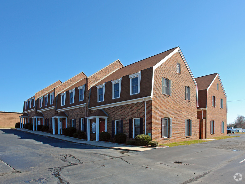 313 Trindale Rd, High Point, NC for lease - Building Photo - Image 2 of 5