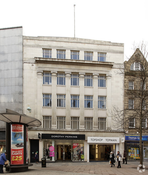 33-35 Fargate, Sheffield for lease - Primary Photo - Image 1 of 2