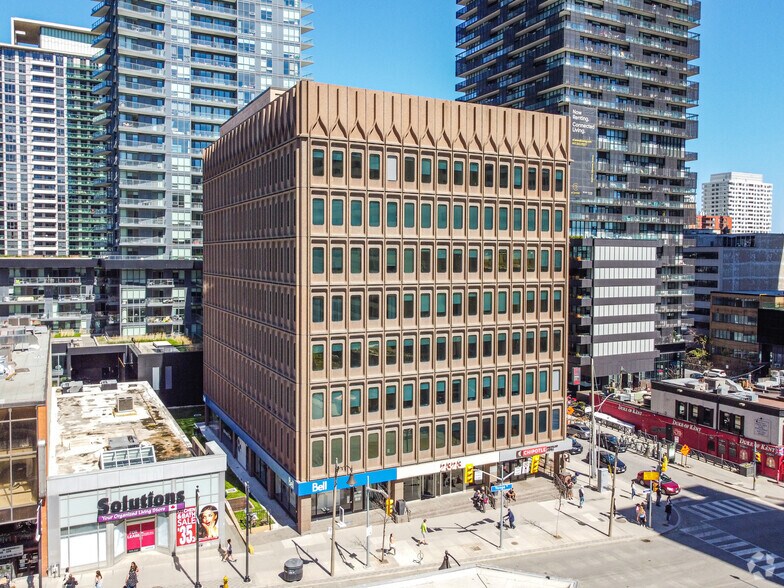 2323 Yonge St, Toronto, ON for sale - Primary Photo - Image 1 of 1