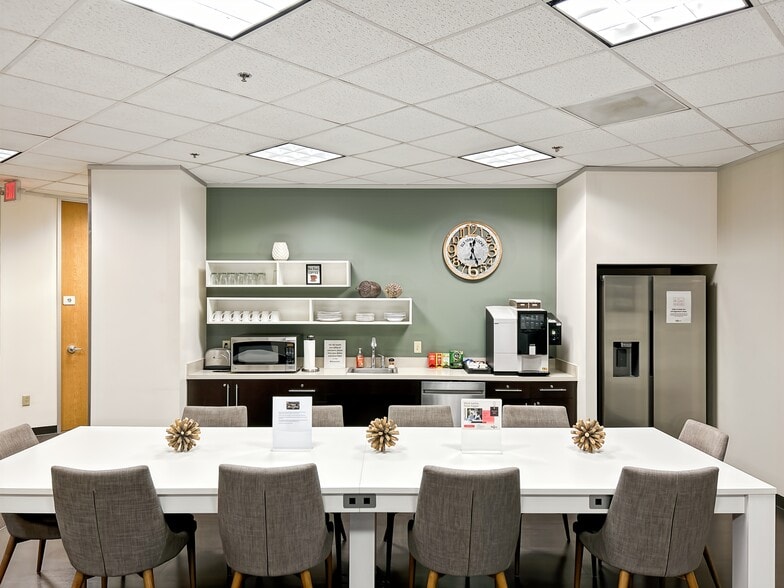 1400 Broadfield Blvd, Houston, TX for lease - Interior Photo - Image 3 of 20