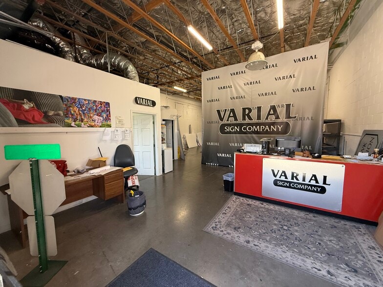 3745 & 3765 Losee - 2 Buildings portfolio of 2 properties for sale on LoopNet.com - Building Photo - Image 2 of 14