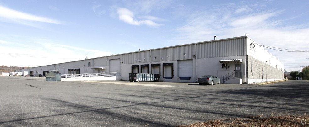 114 Melrich Rd, Cranbury, NJ for lease - Building Photo - Image 3 of 8