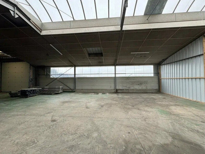 Industrial in Plouédern for lease - Interior Photo - Image 3 of 3
