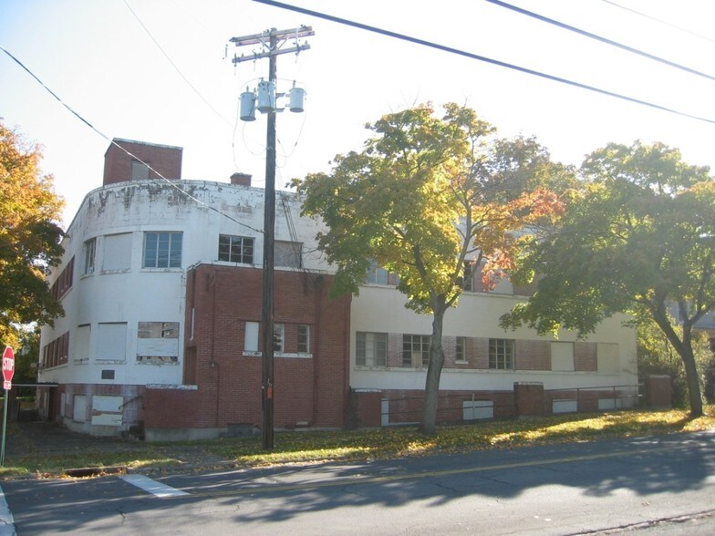 201 Church St, Newark, NY for sale - Primary Photo - Image 1 of 1