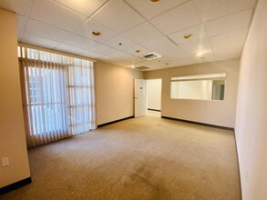 73733 Fred Waring Dr, Palm Desert, CA for lease Interior Photo- Image 2 of 12