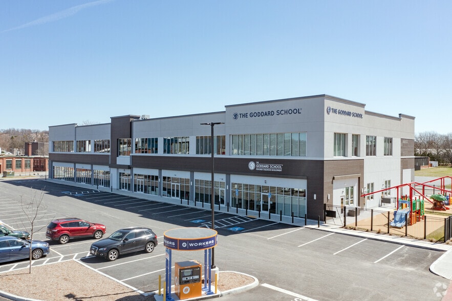 287 Grove St, Worcester, MA for lease - Building Photo - Image 1 of 1