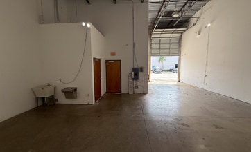 534 Mercantile Pl, Port Saint Lucie, FL for lease Interior Photo- Image 2 of 2