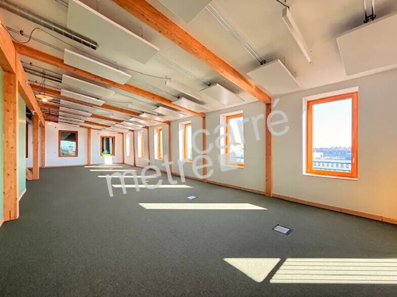 Office in Nantes for lease - Interior Photo - Image 2 of 6
