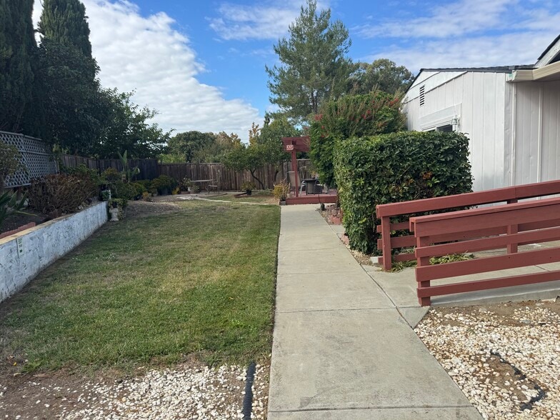 35459 Cleremont Dr, Newark, CA for sale - Building Photo - Image 3 of 7