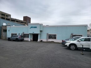 119-125 Railroad Ave, Hackensack, NJ for lease Building Photo- Image 2 of 40