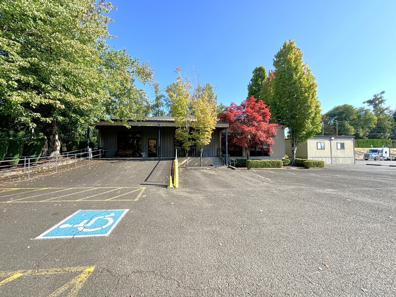 110 N Marine Dr, Portland, OR for lease - Building Photo - Image 2 of 8