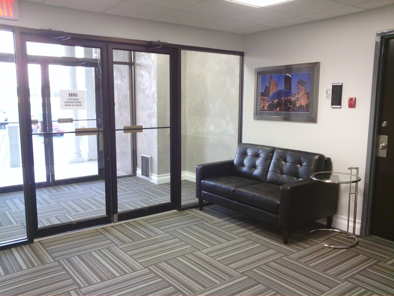 640 E St. Charles Rd, Carol Stream, IL for lease - Interior Photo - Image 2 of 13