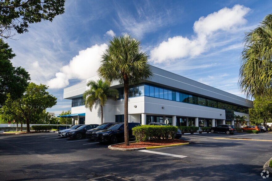 1756-1758 N Congress Ave, West Palm Beach, FL for lease - Building Photo - Image 2 of 5