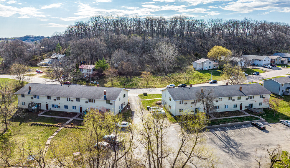 Oakview Drive Multi-Family For Sale portfolio of 5 properties for sale on LoopNet.com - Building Photo - Image 1 of 16