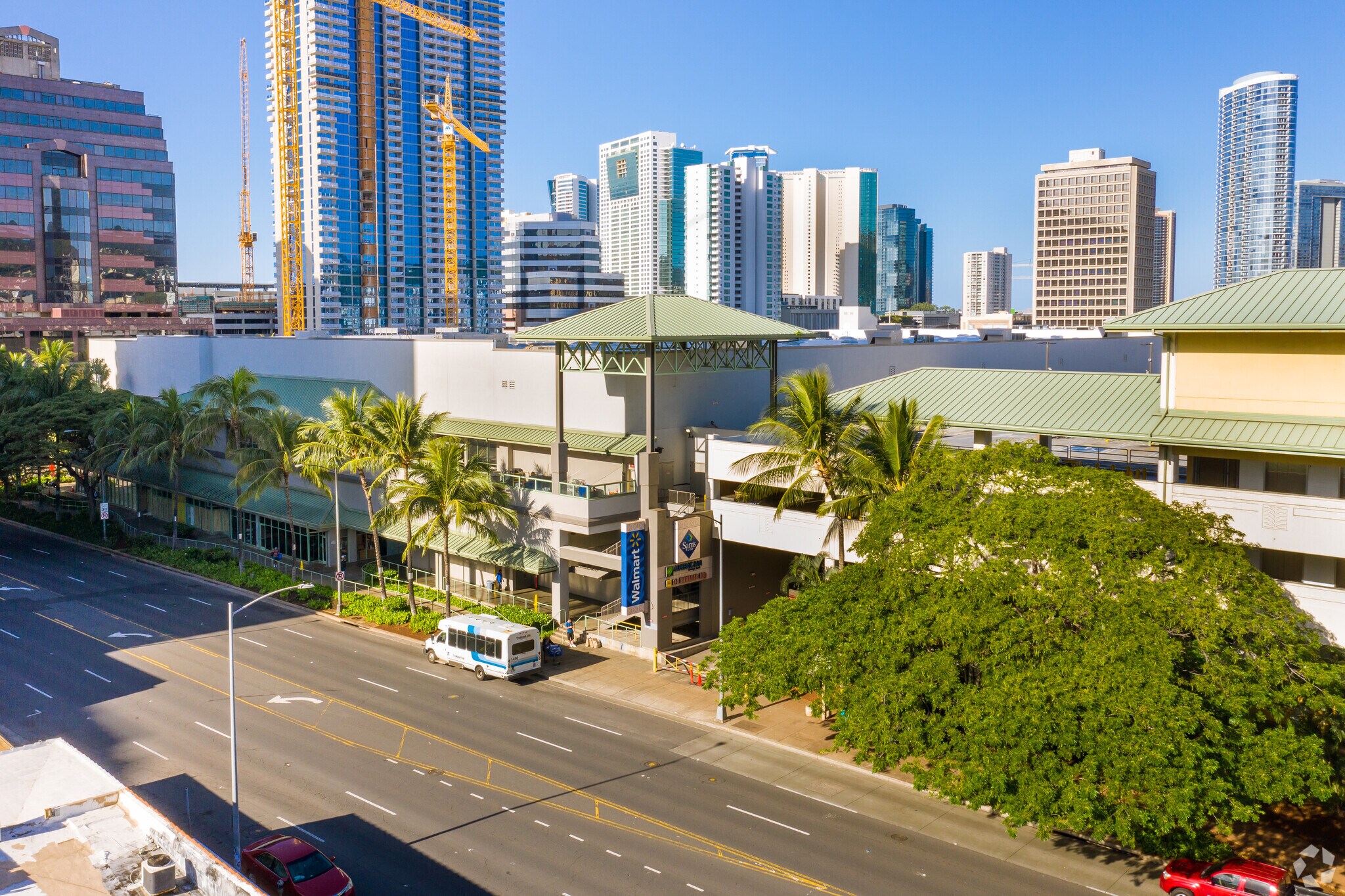 700 Keeaumoku St, Honolulu, HI 96814 WalMart/Sam's Club