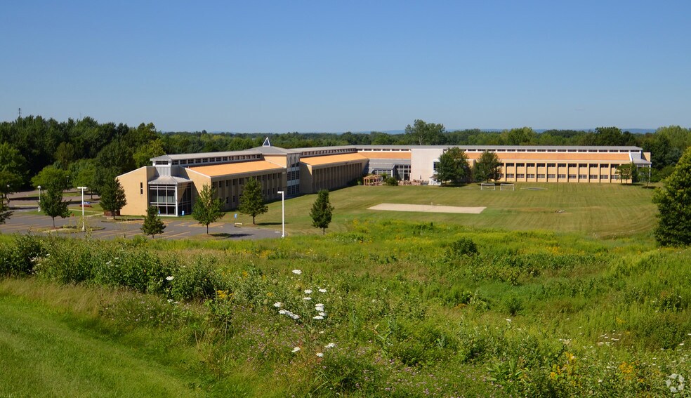 100 Print Shop Rd, Enfield, CT for sale - Primary Photo - Image 1 of 1