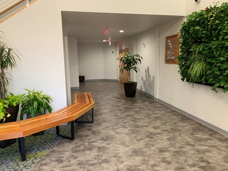 500 SW 7th St, Renton, WA for sale - Lobby - Image 3 of 7