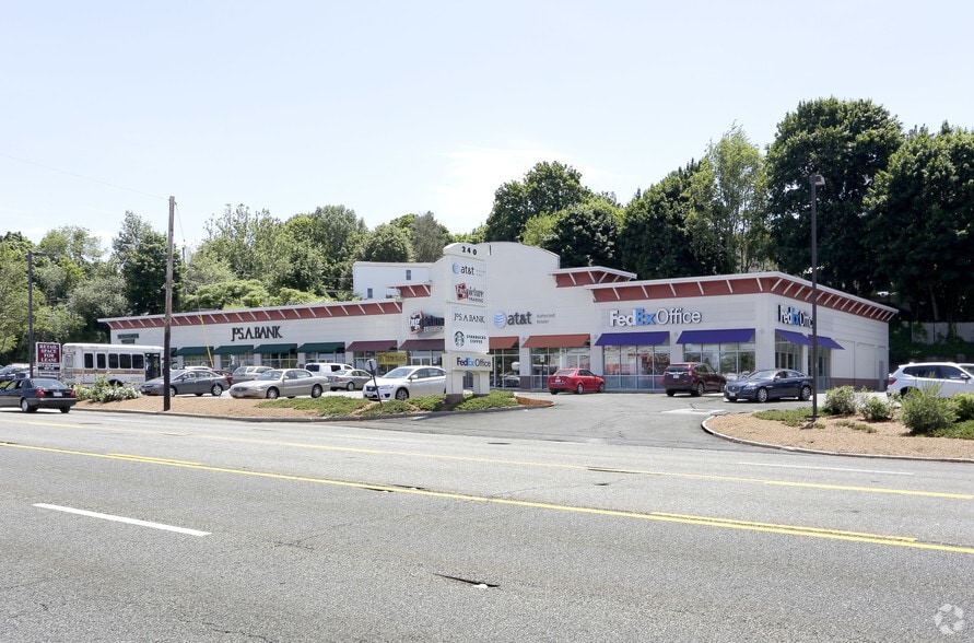 240 Andover St, Peabody, MA 01960