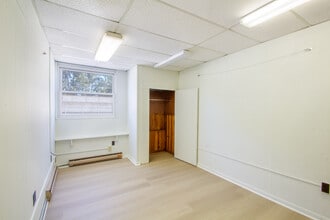 321 Pennwood Ave, Pittsburgh, PA for lease Interior Photo- Image 2 of 2
