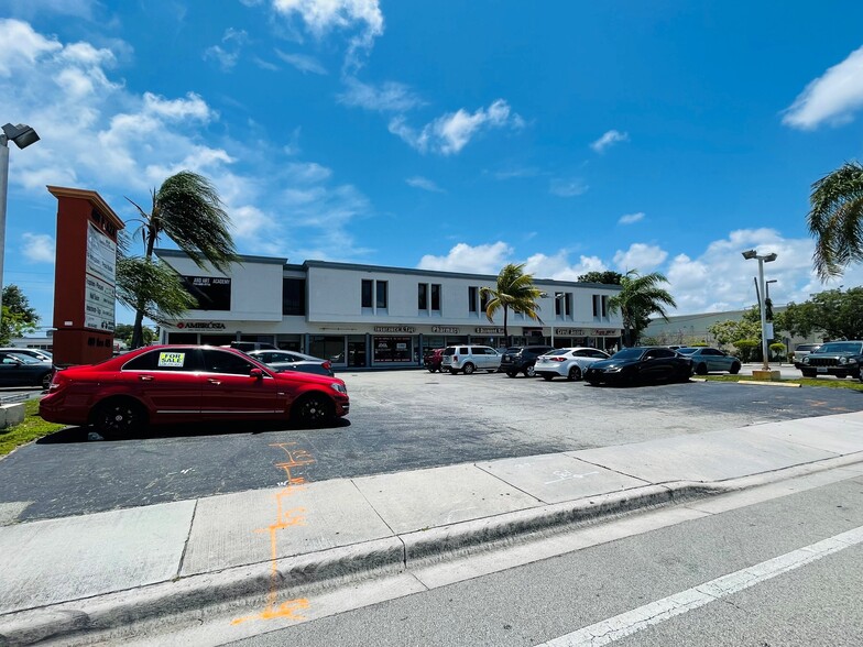 409-429 W Hallandale Beach Blvd, Hallandale Beach, FL for sale - Primary Photo - Image 1 of 1