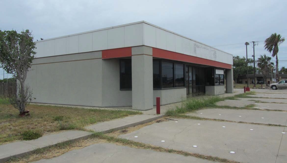 1504 Waldron Rd, Corpus Christi, TX 78418