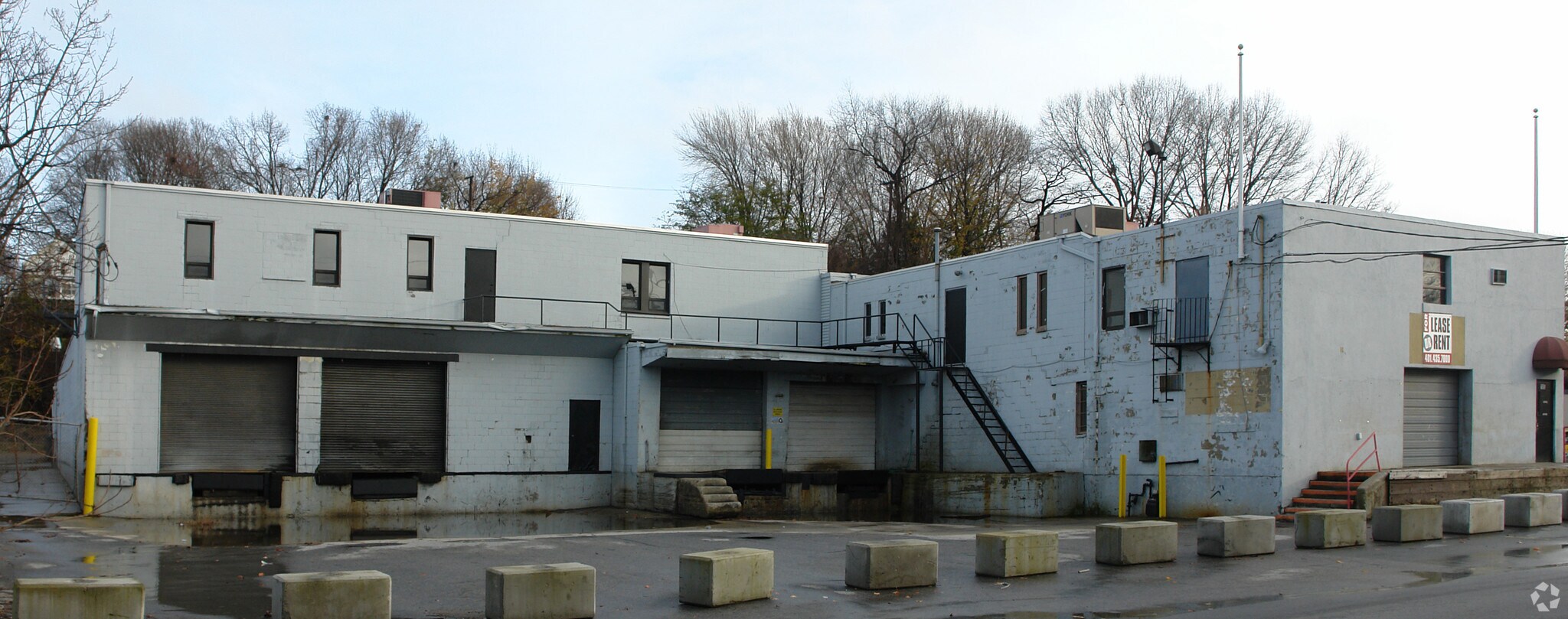 105 Valley St, East Providence, RI for sale Primary Photo- Image 1 of 1