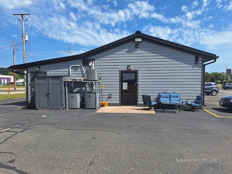 37505 US Highway 18, Prairie Du Chien, WI for sale - Building Photo - Image 2 of 5