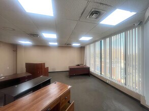 72-32 Broadway, Jackson Heights, NY for lease Interior Photo- Image 1 of 2