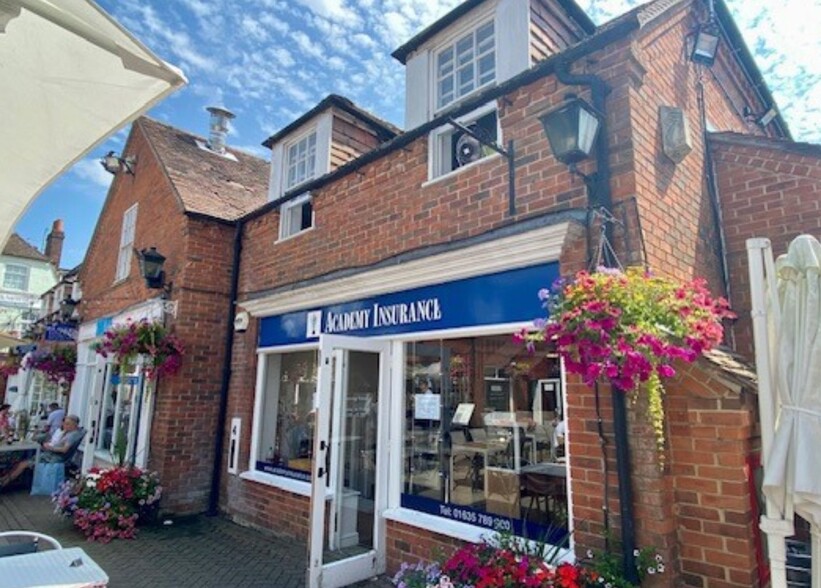 4 Weavers Walk, Newbury for lease - Building Photo - Image 1 of 2